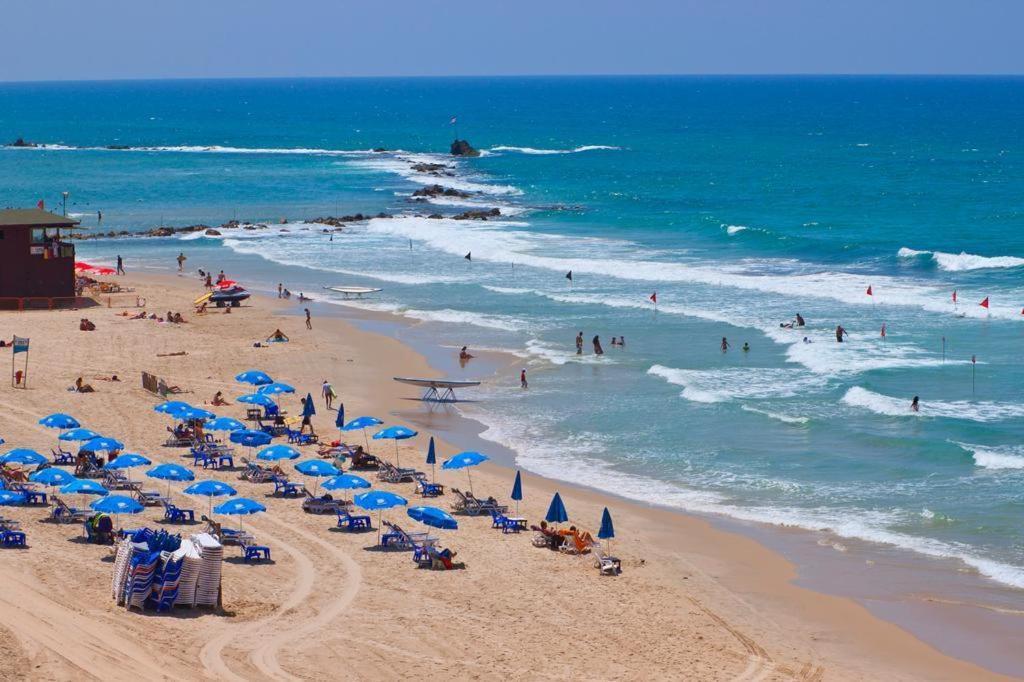 Isramax Apartment Near The Beach. Бат-Ям Экстерьер фото
